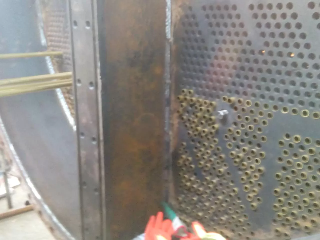 双背压凝汽器工作过程